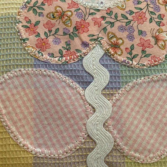 Pastel Fabric Appliqué Framed Flower Picture - Picture 4 of 11